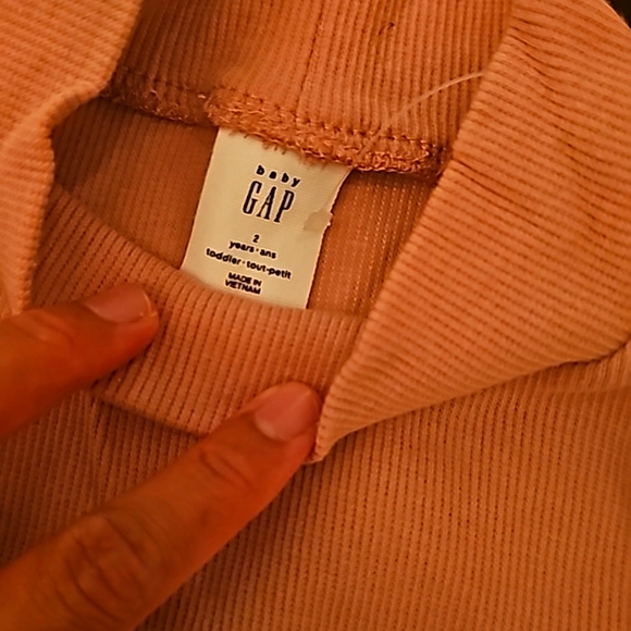 Toddler girl 2T GAP sweater - Picture 2 of 3